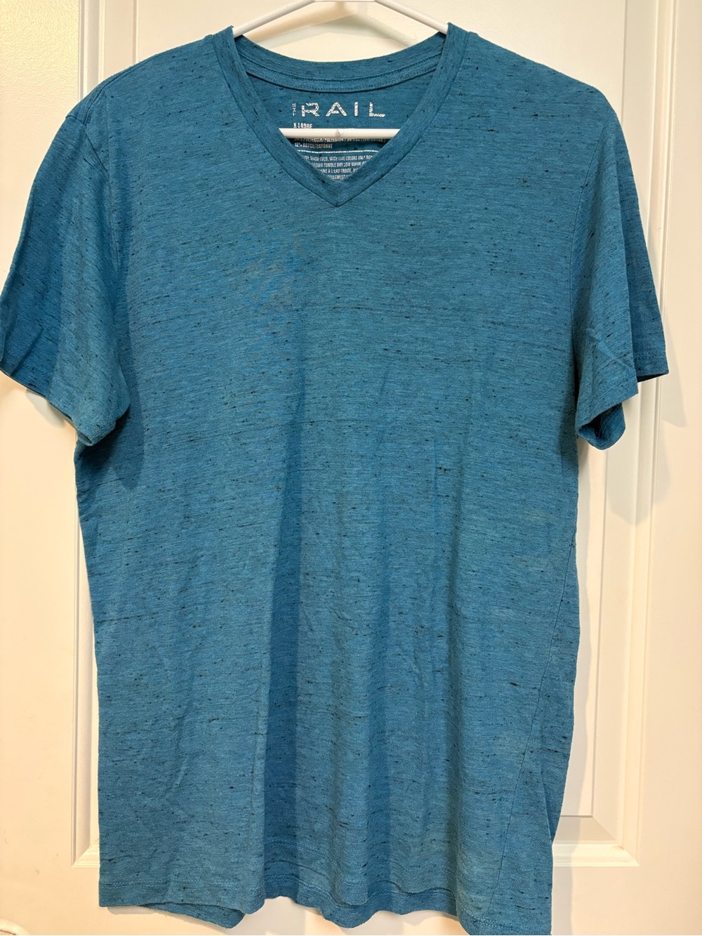 Agl Men's V-Neck Tee in Teal
